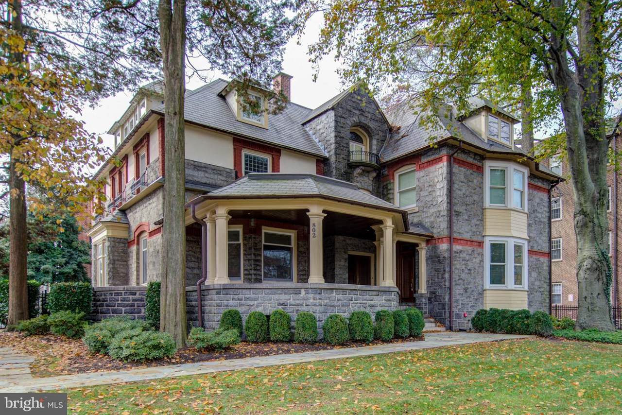 802 Montgomery Avenue - Photo 1