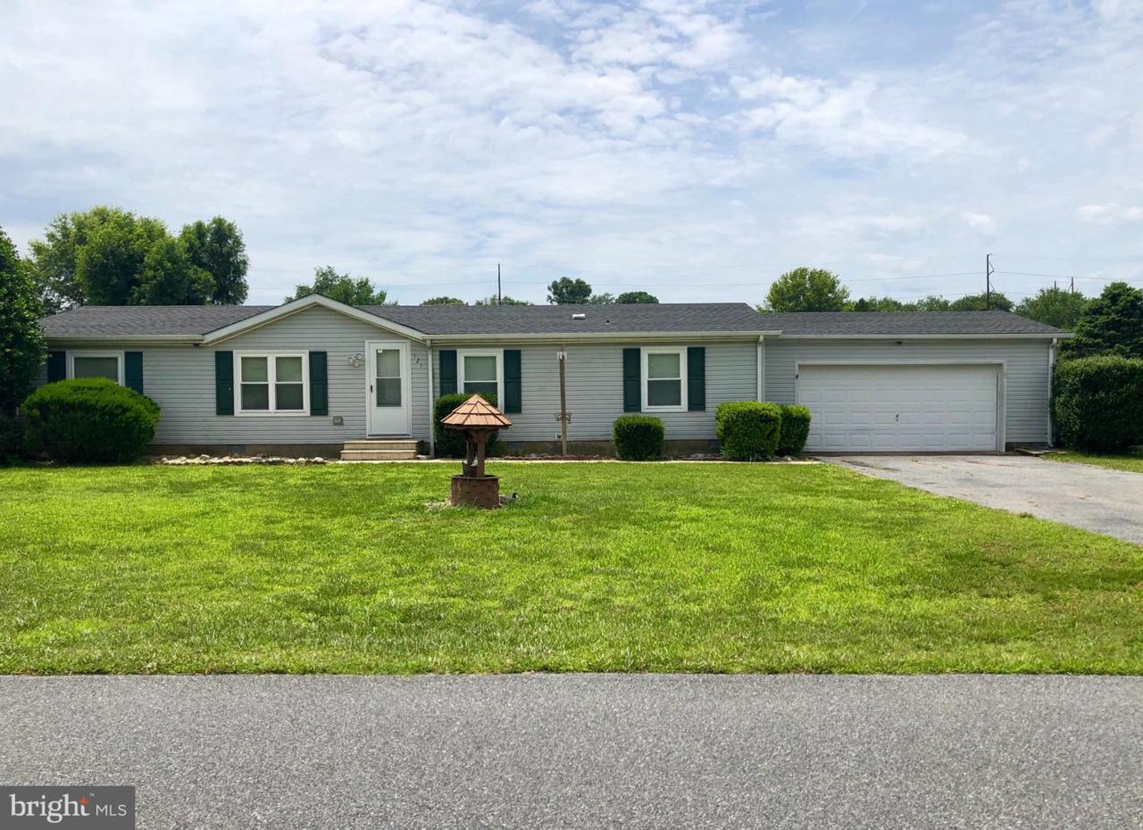 121 Holly Drive - Photo 1