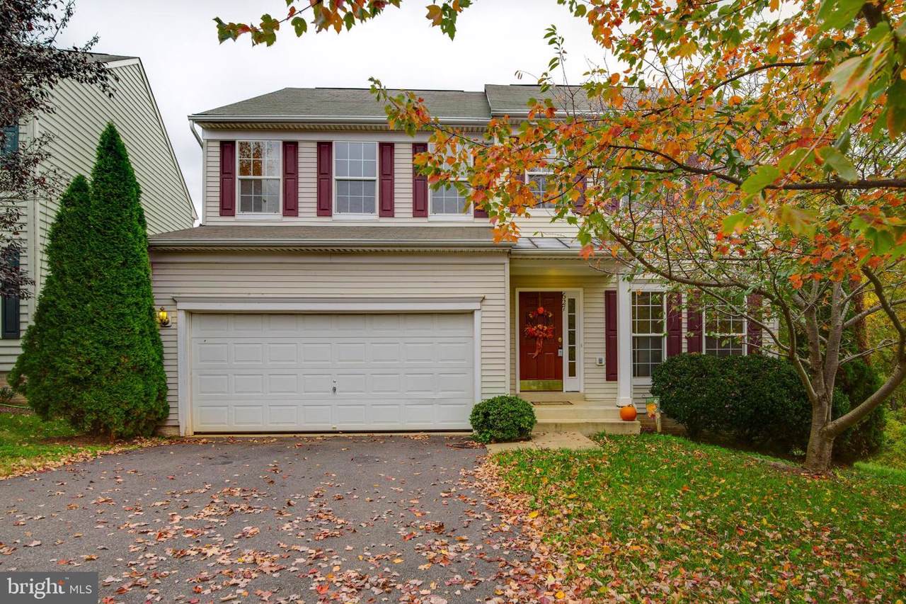 627 Holly Crest Drive - Photo 1