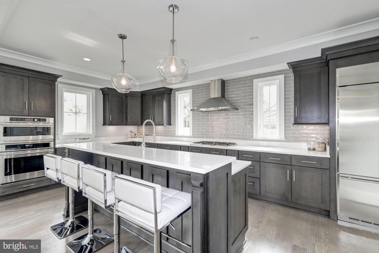 1853 Columbus Street - Photo 1
