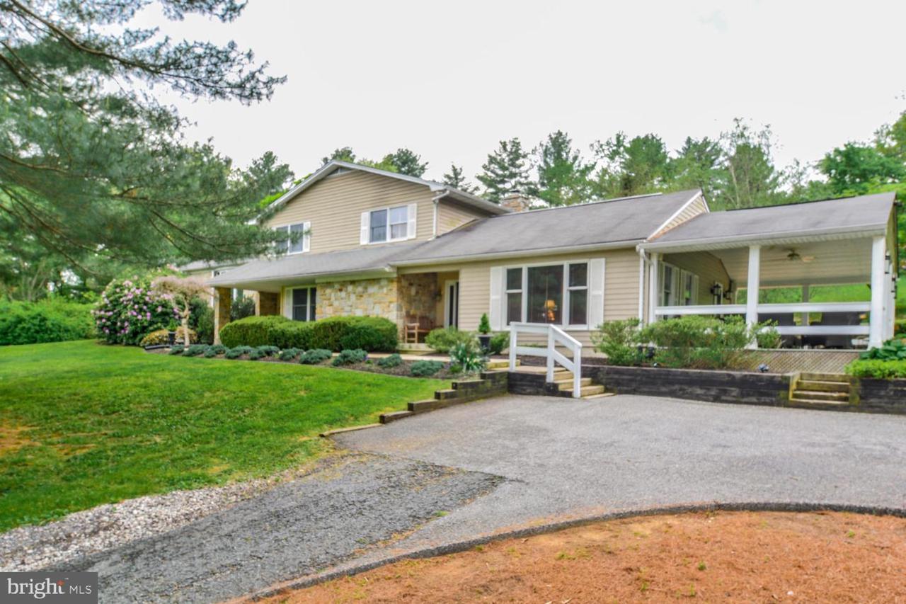 16528 Falls Road - Photo 1