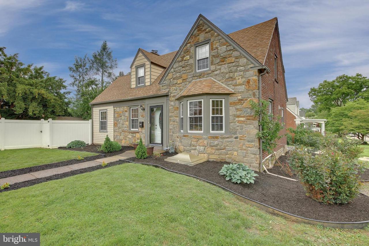 829 Westfield Road - Photo 1
