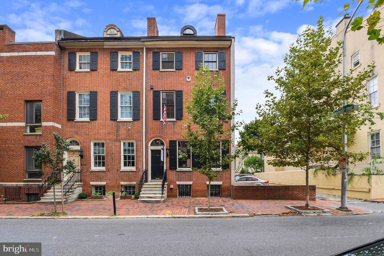 264 9TH Street - Photo 1