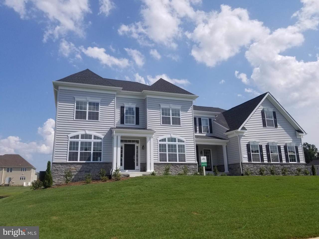 872 Estates Drive - Photo 1