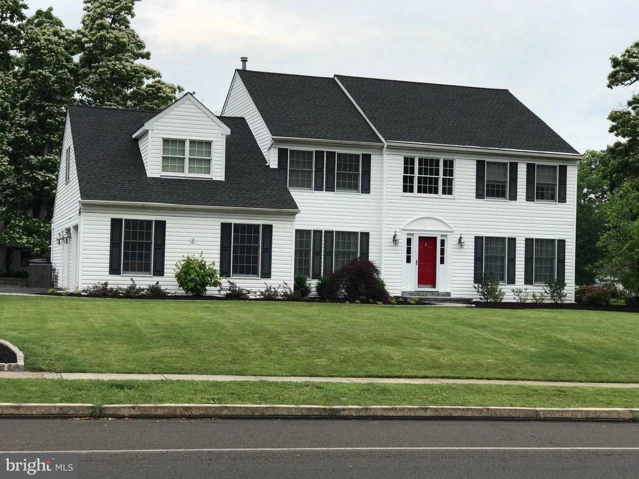 750 Garfield Avenue - Photo 1