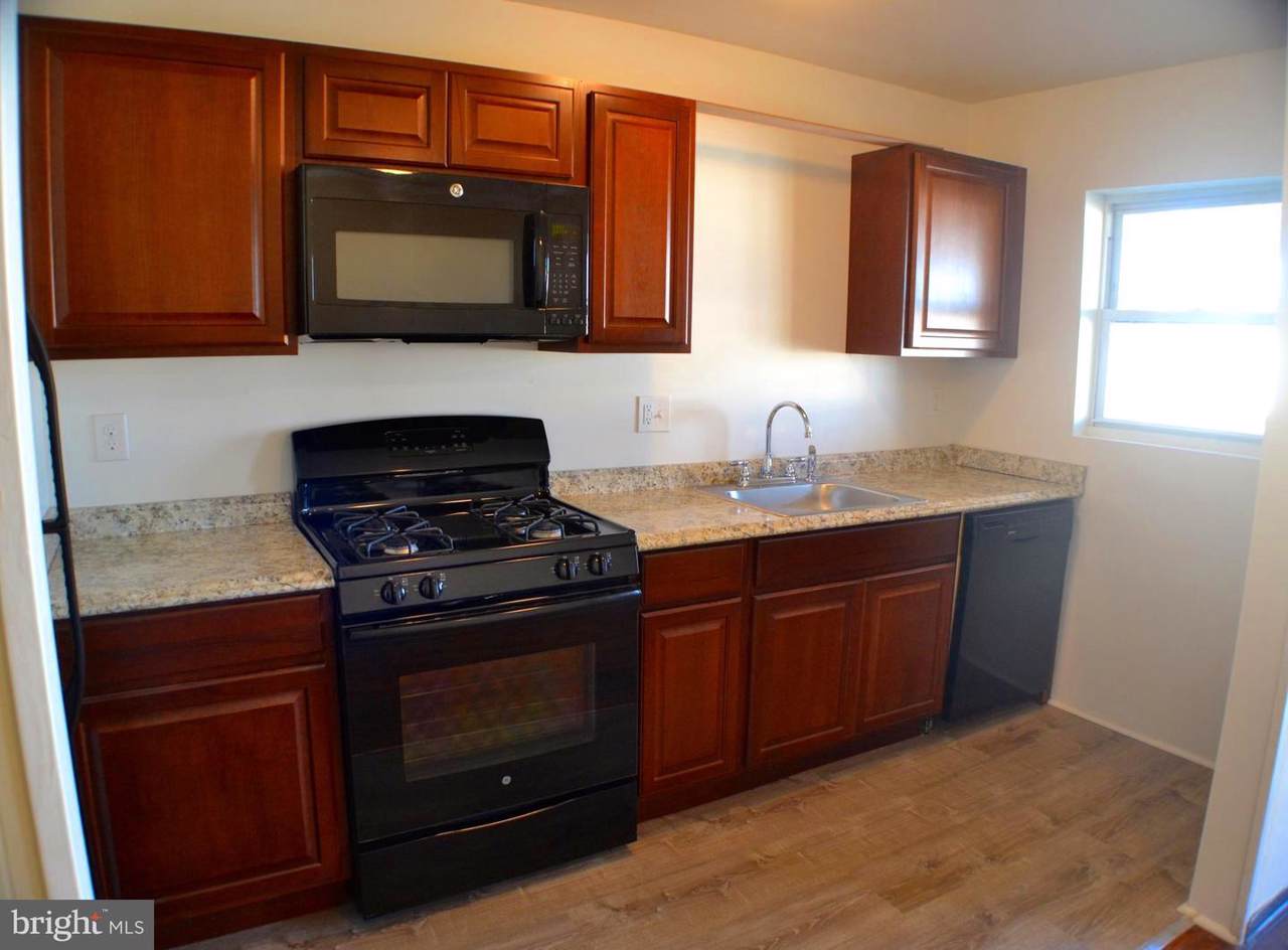 1025 Parksley Avenue - Photo 1