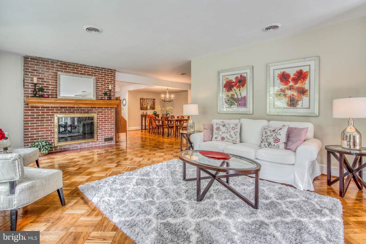 907 Ellendale Drive - Photo 1