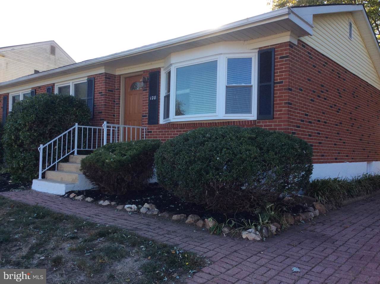 128 Clover Circle - Photo 1