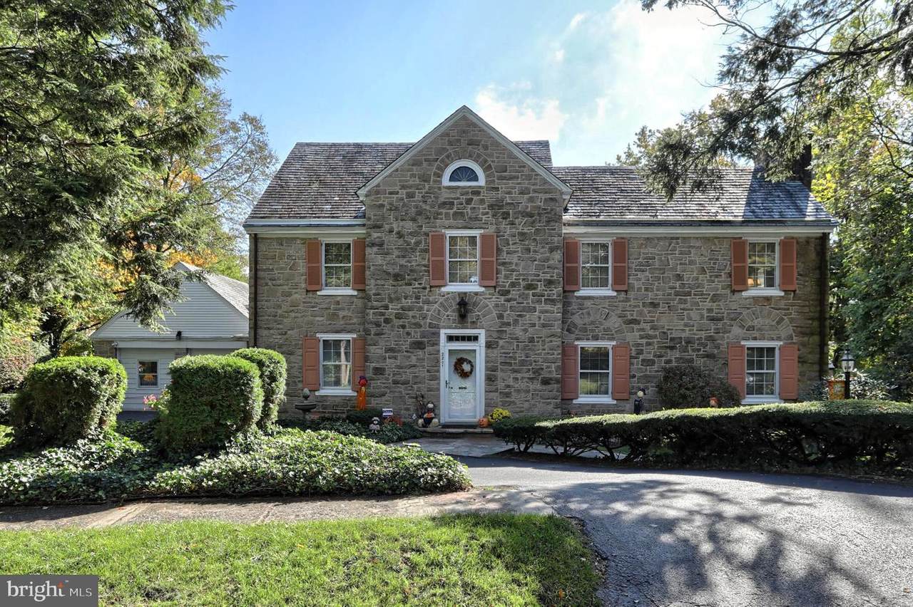 2201 Bellevue Road - Photo 1