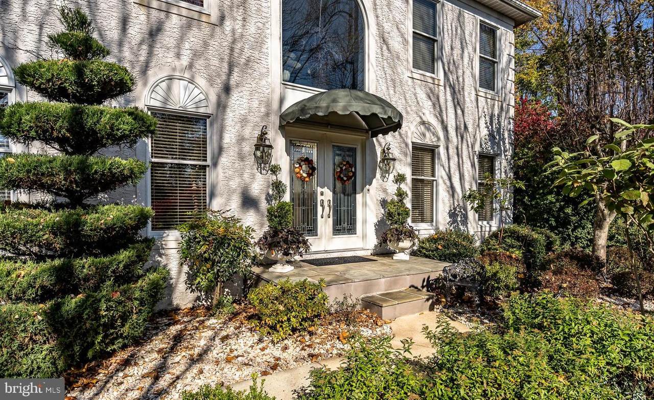 106 Patrick Henry Drive - Photo 1