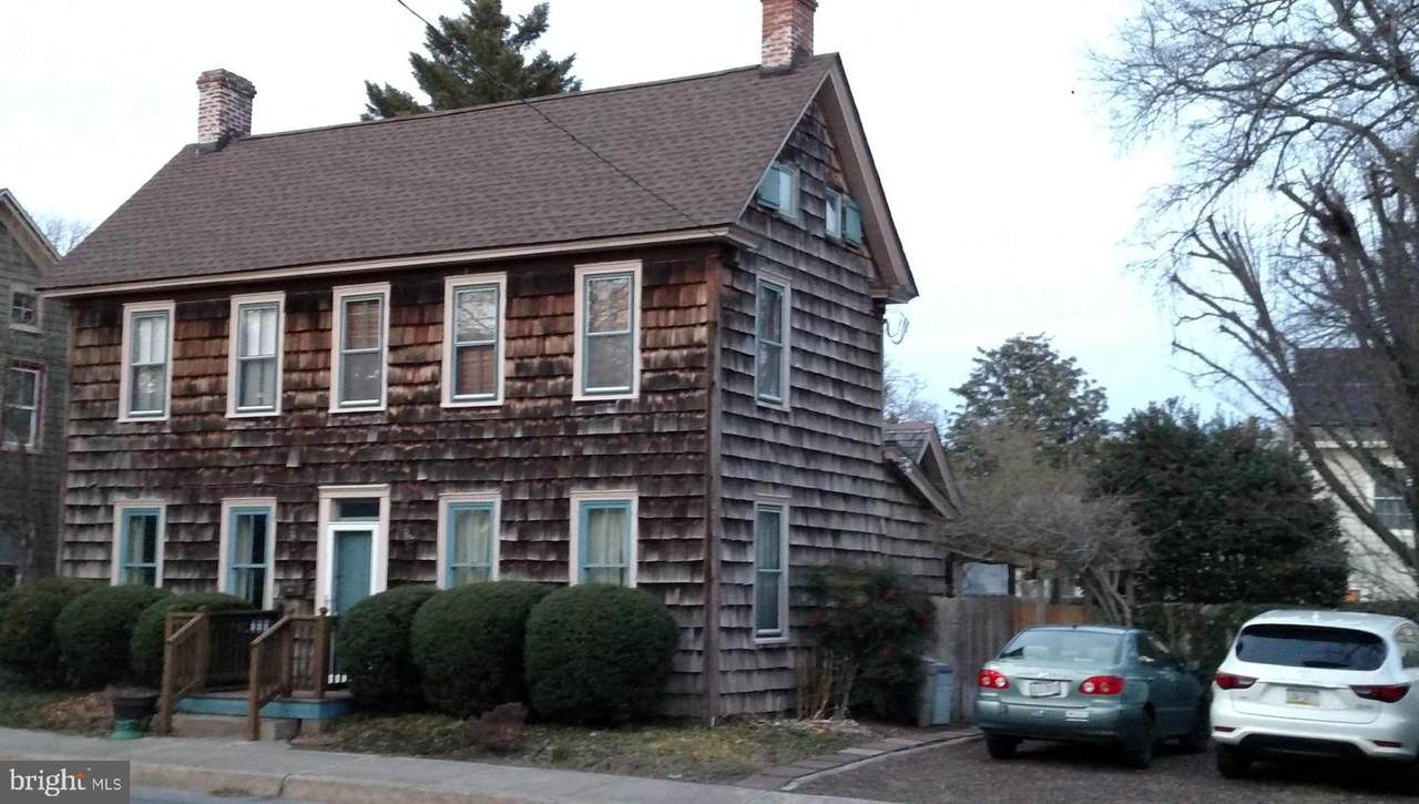 207 4TH Street - Photo 1