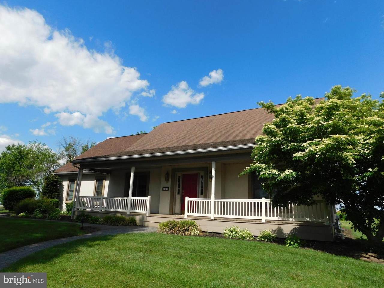 220 Broadmoor Drive - Photo 1