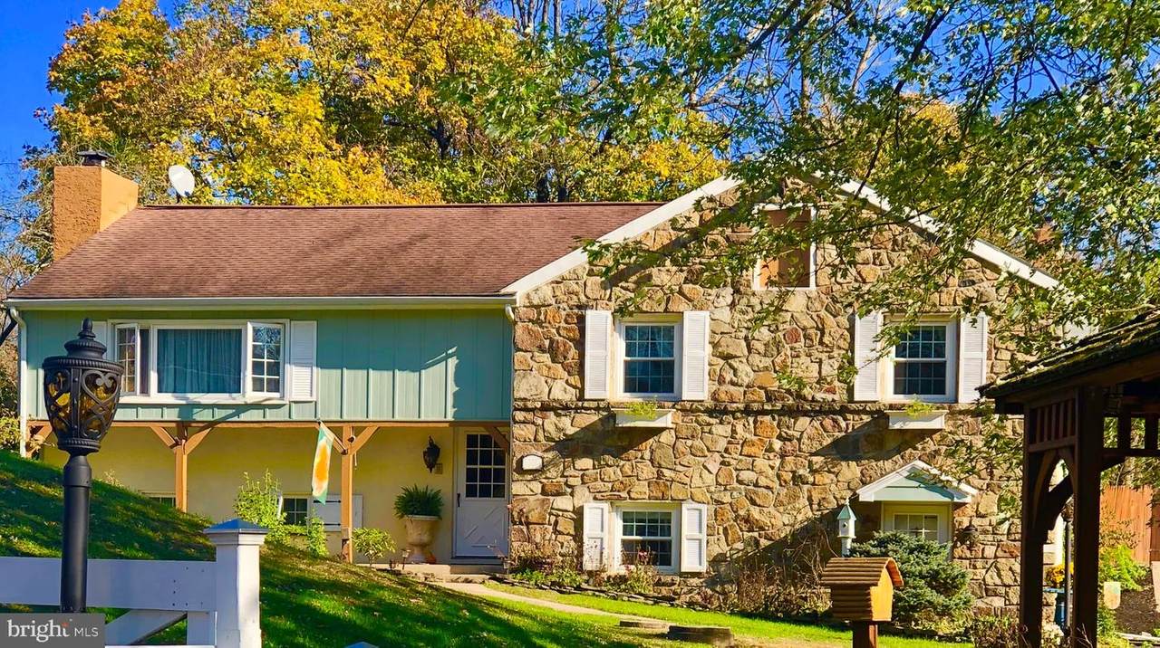 301 Smith Road - Photo 1