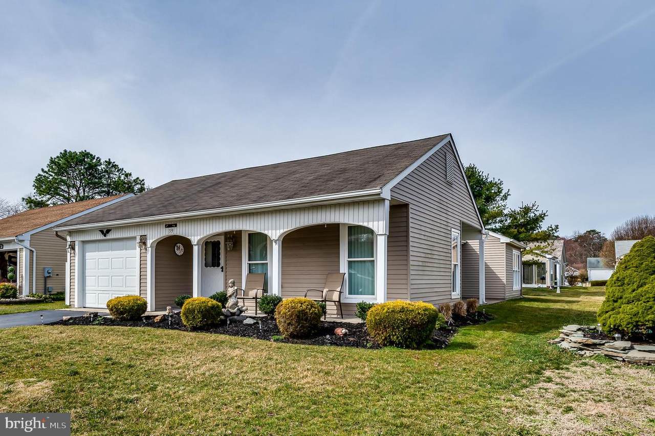 39 Stratford Road - Photo 1
