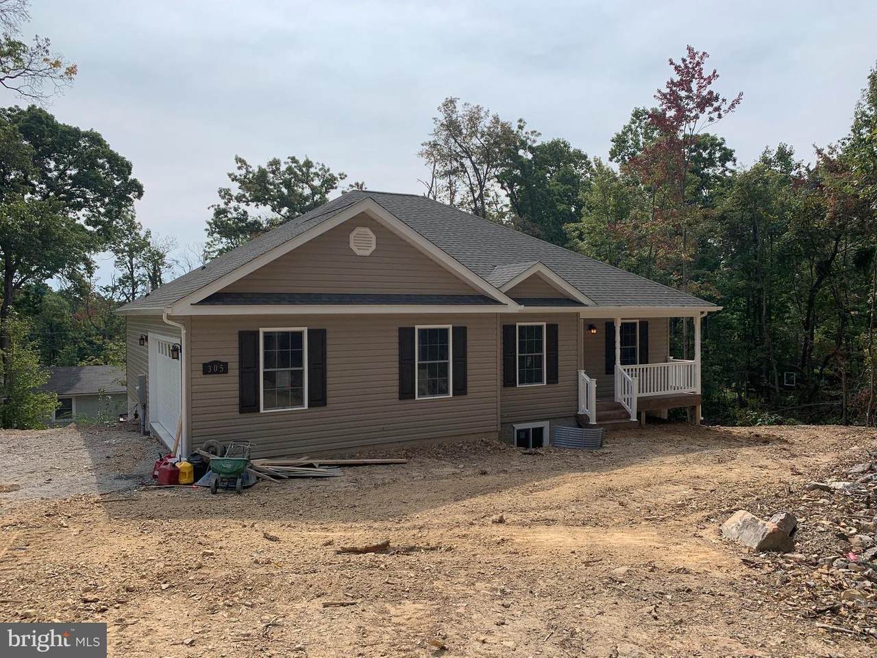 305 Falcon Trail - Photo 1