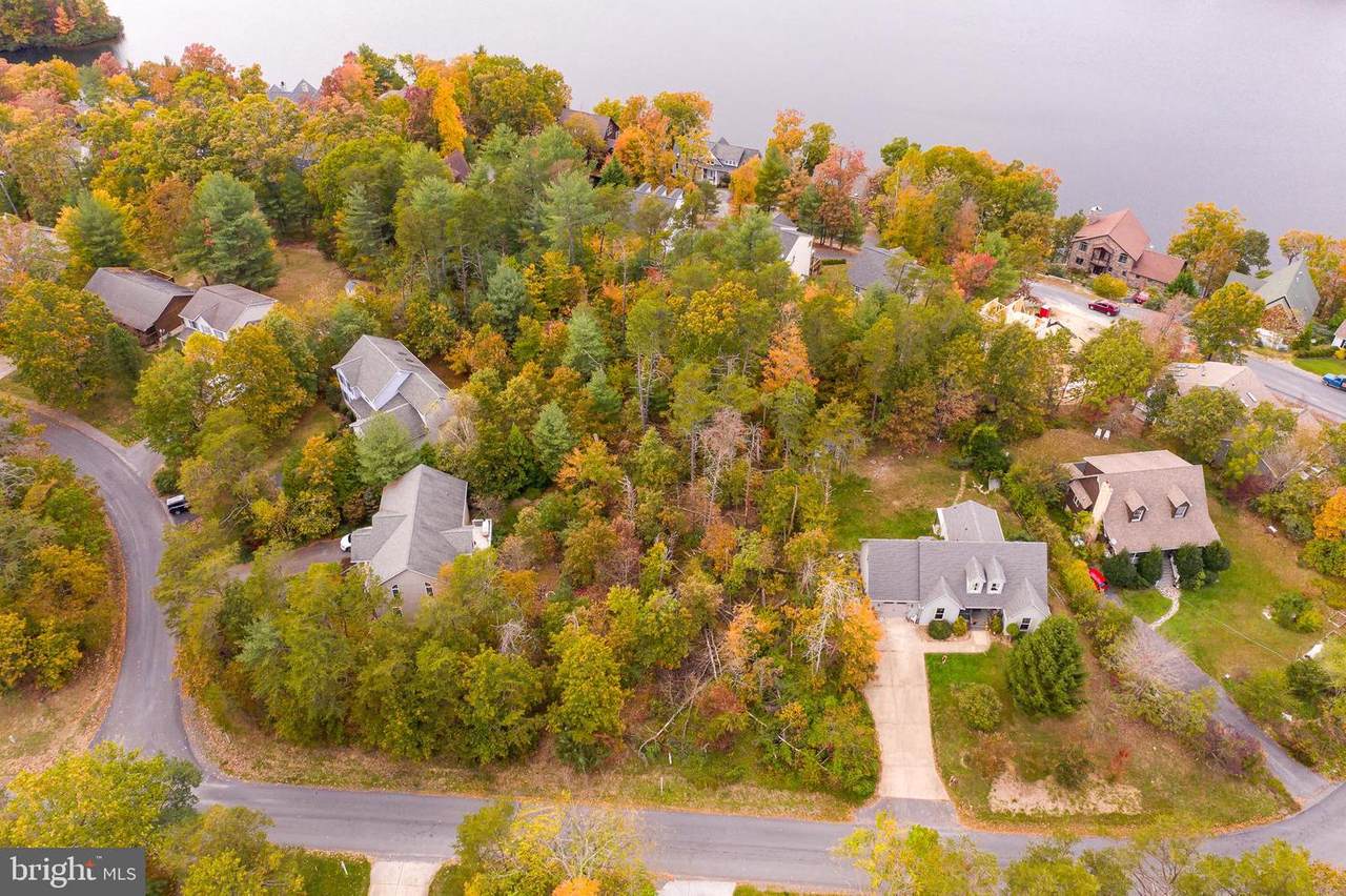 410 Lakeview - Photo 1