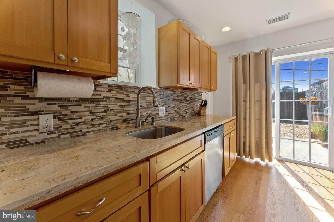930 26TH Street - Photo 1