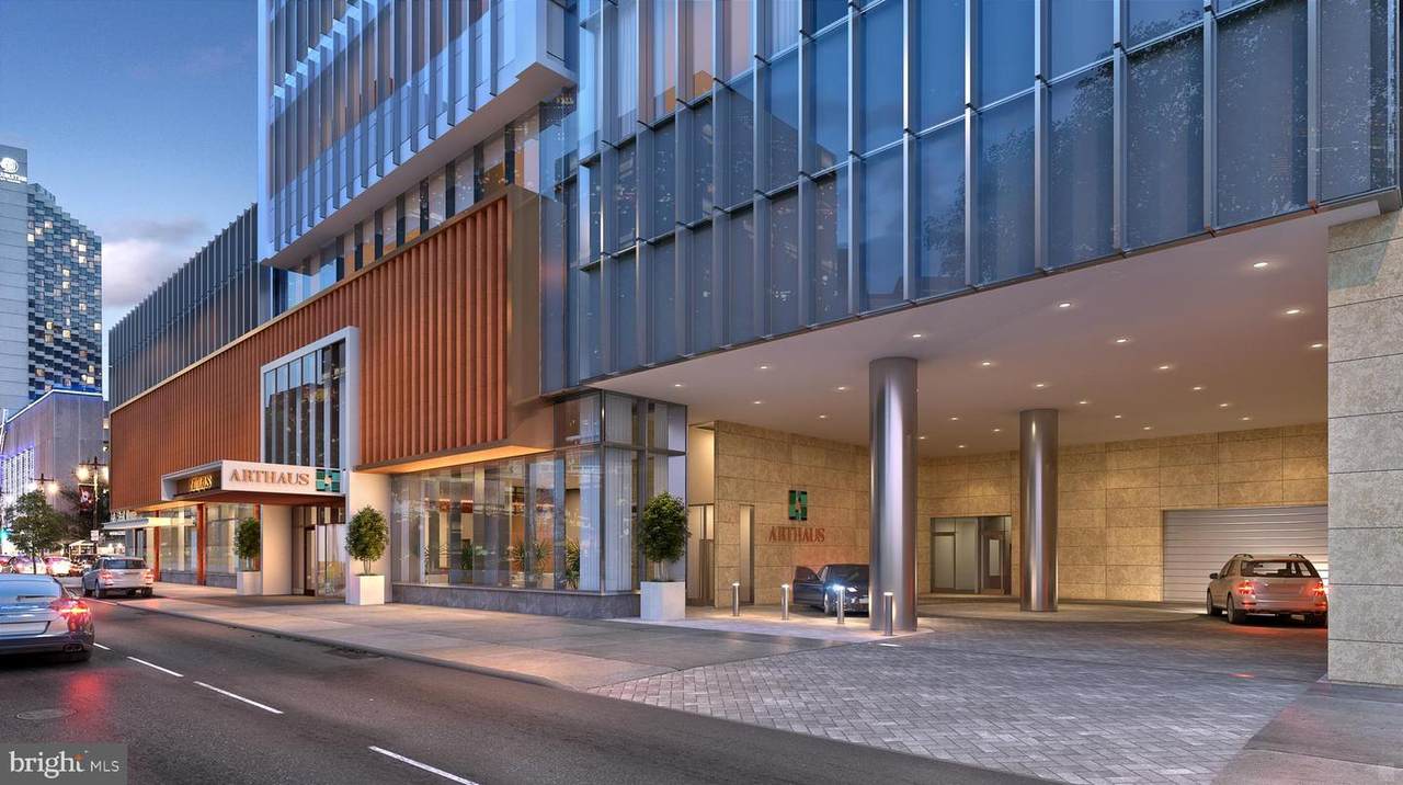 301 Broad - Photo 1
