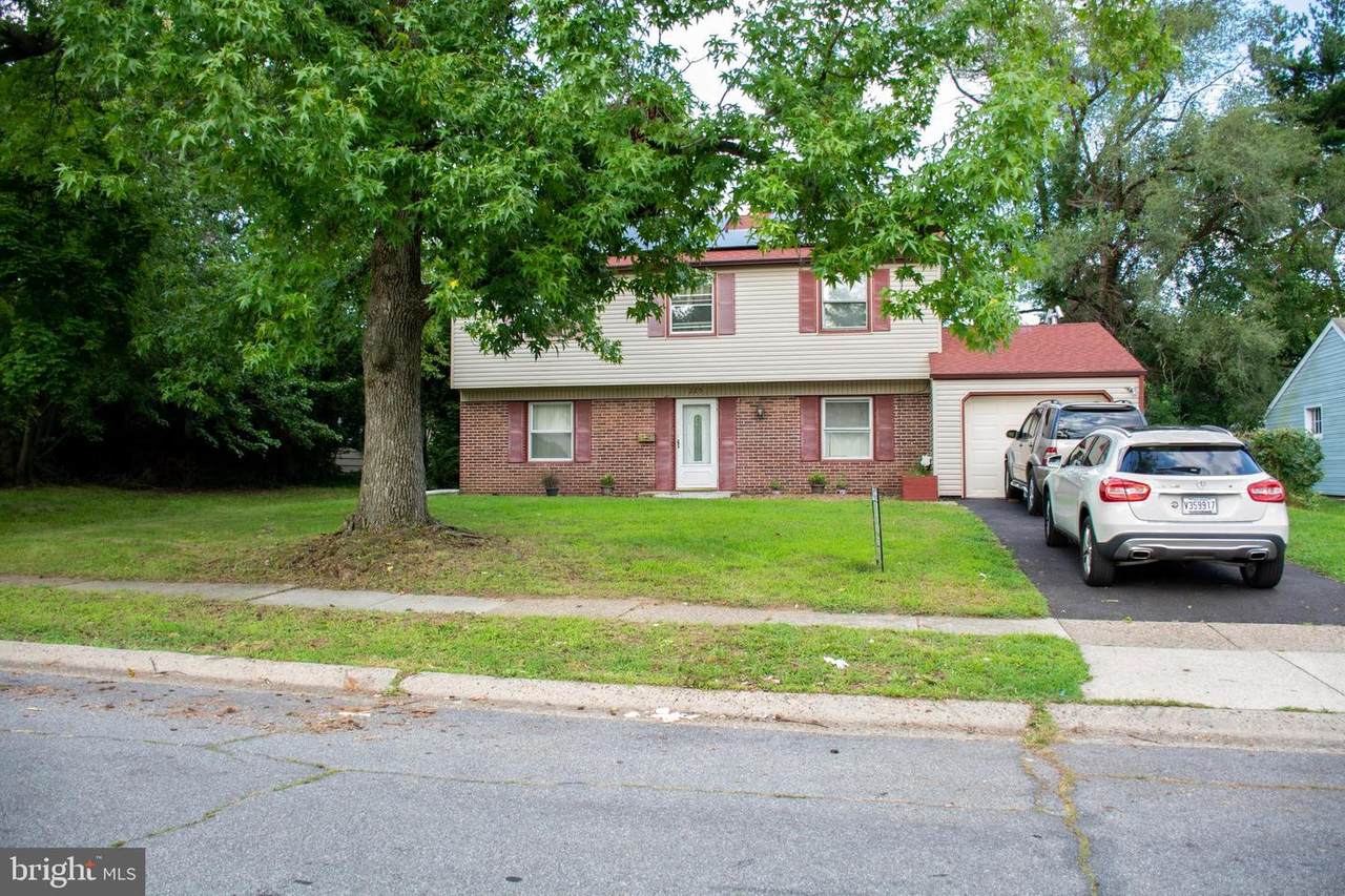 229 Somerset Drive - Photo 1