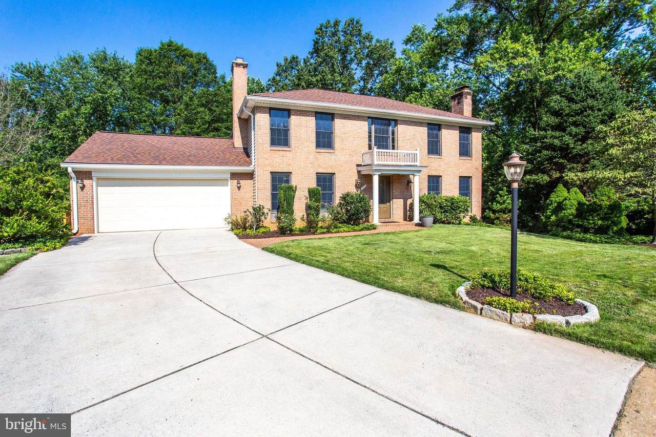 1506 Dulcimer Court - Photo 1