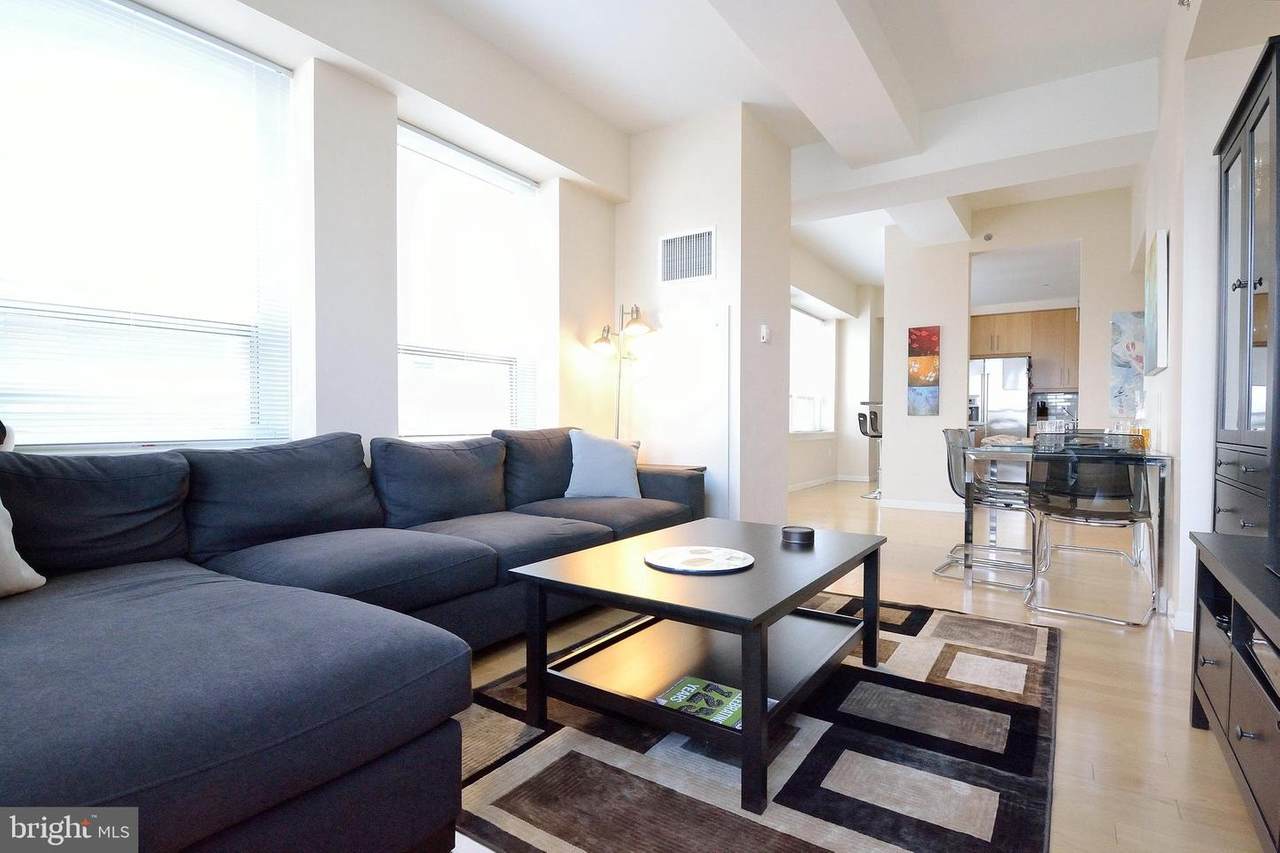 1425 Locust Street - Photo 1