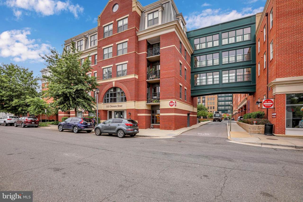 1111 Oronoco Street - Photo 1
