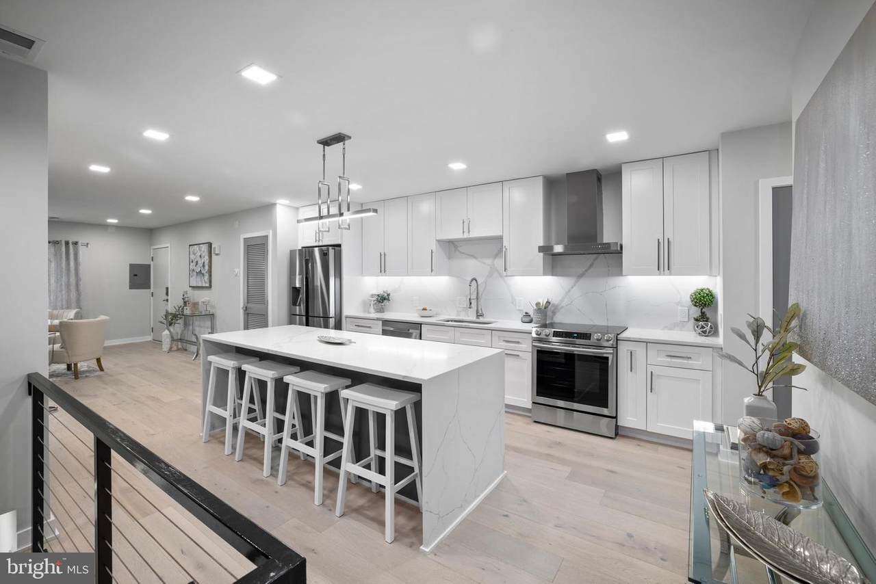 1230 Meigs Place - Photo 1