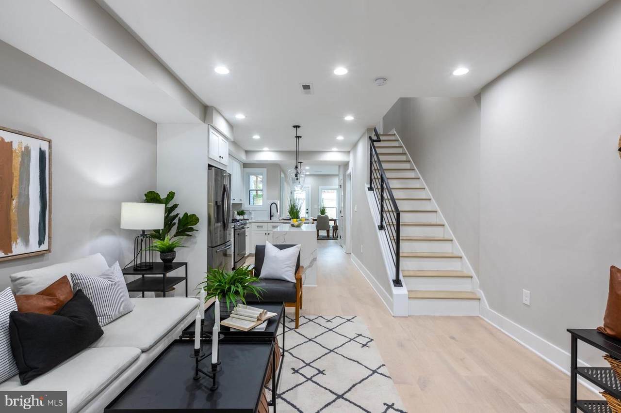 1231 G Street - Photo 1