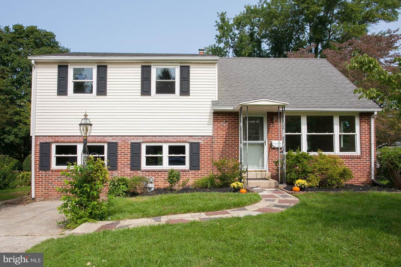 303 Spruce Road - Photo 1