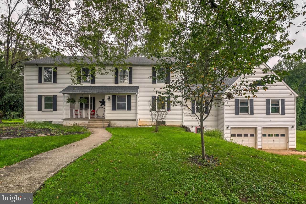 1124 Greenway Road - Photo 1