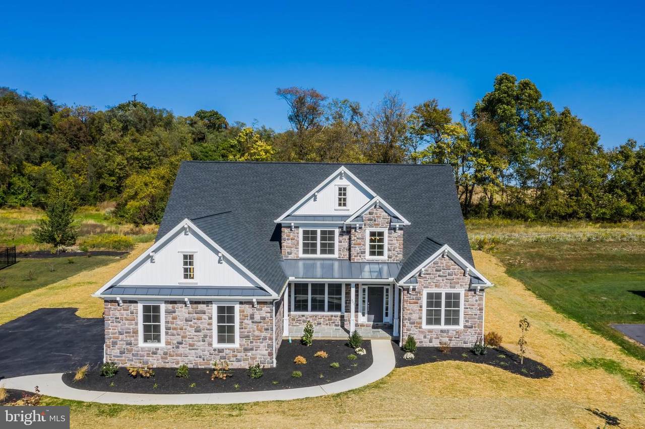 322 Pennington Drive - Photo 1