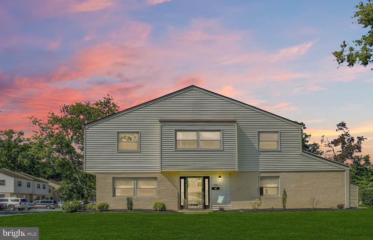 2209 Chelmsford Circle - Photo 1