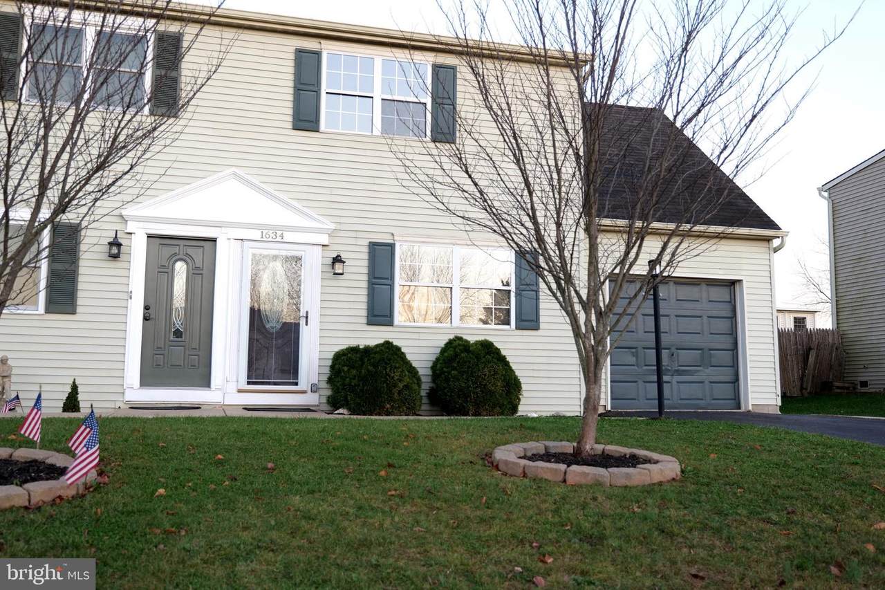 1634 Blue Jay Drive - Photo 1