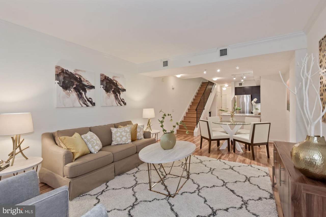 616 E Street - Photo 1
