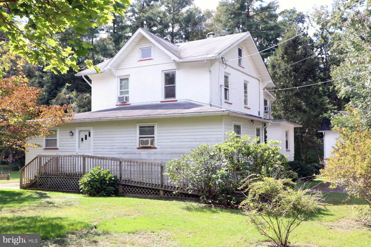 226 Northwest Boulevard - Photo 1