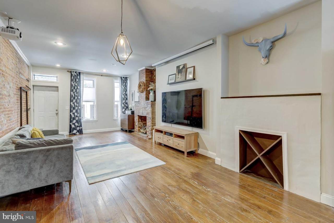 1404 Hanover Street - Photo 1