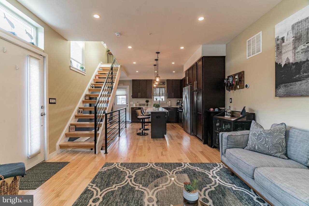 1100 Hewson Street - Photo 1