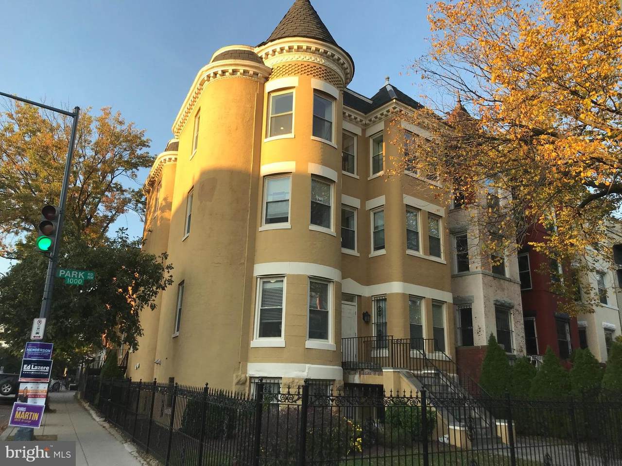 1033 Park Road - Photo 1