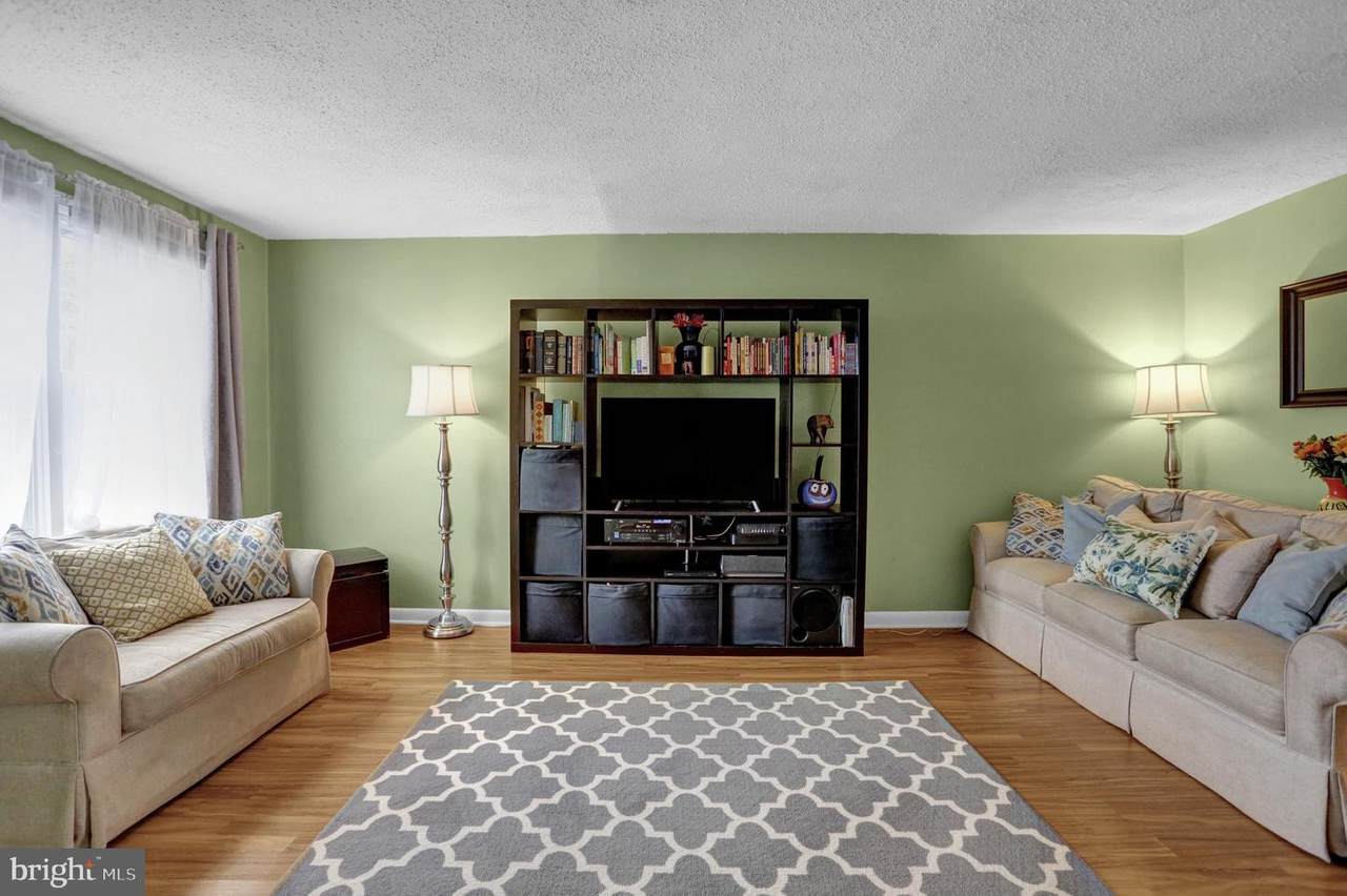 302 Mary Street - Photo 1