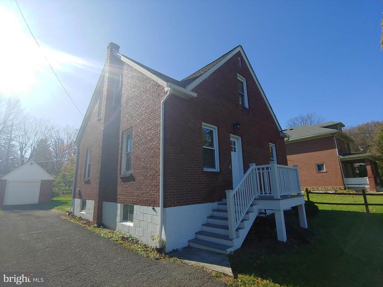 7 Holly Avenue - Photo 1