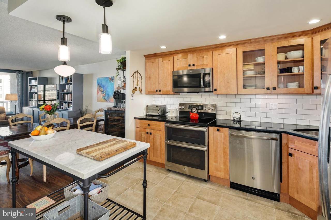 241 6TH Street - Photo 1
