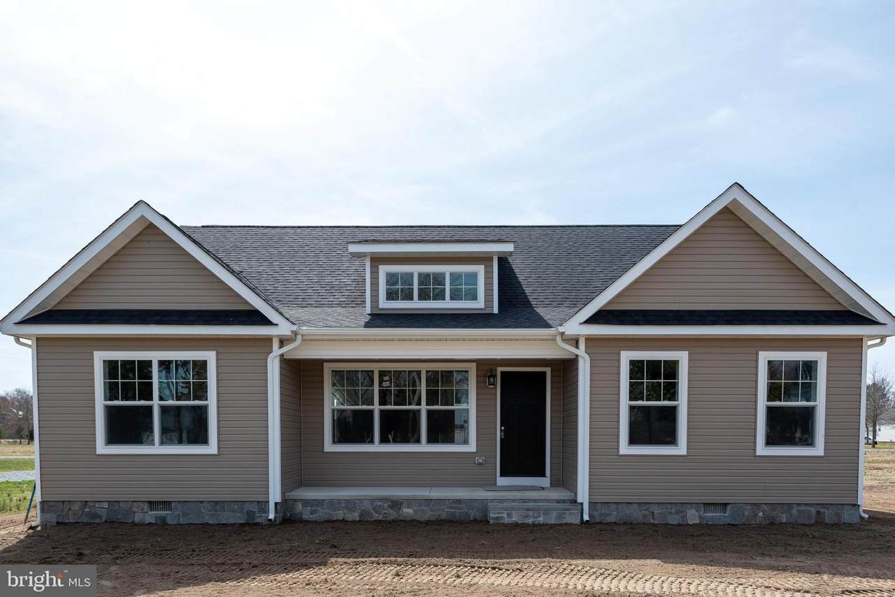 303 Railroad Ave - Photo 1