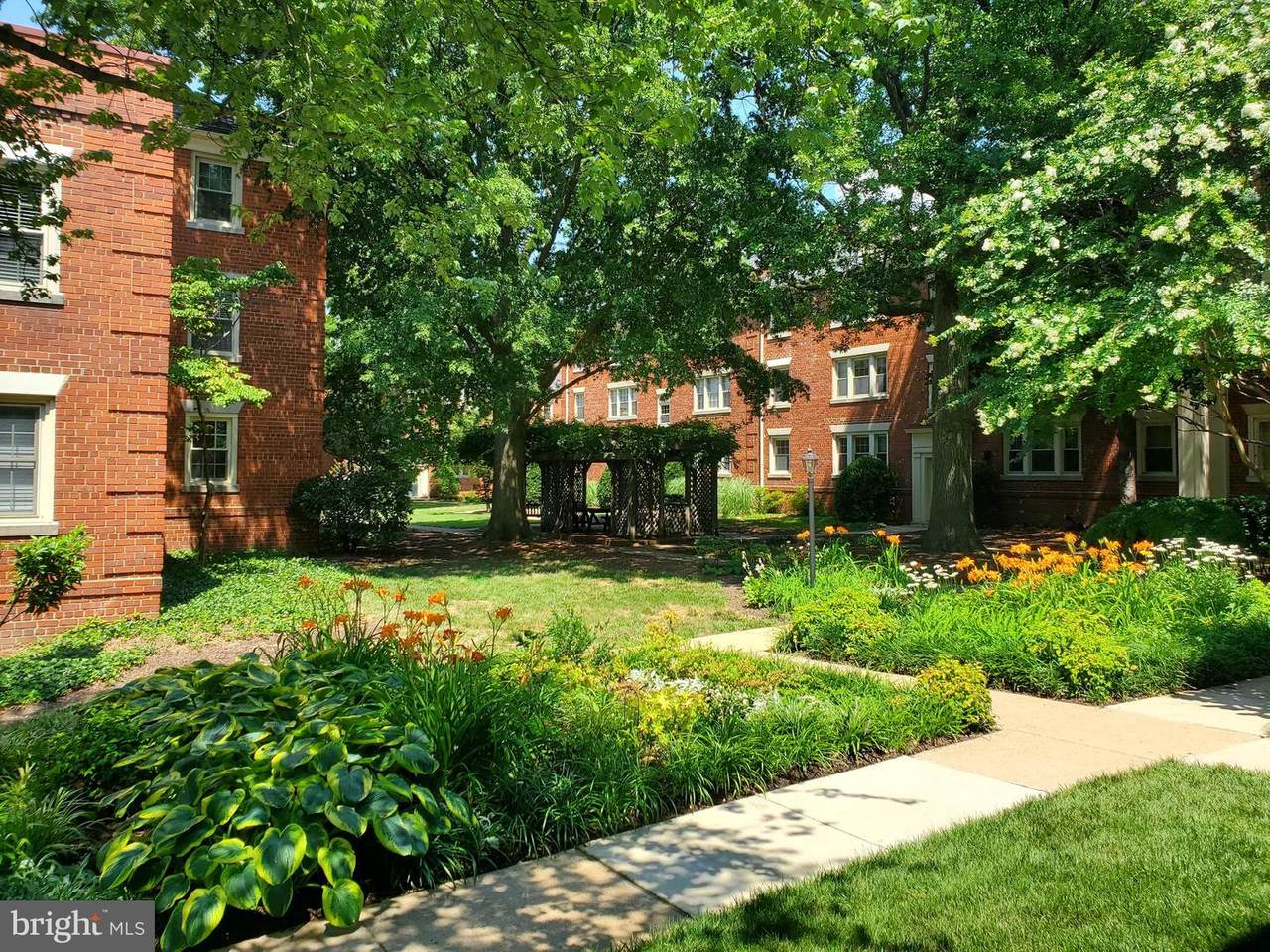 525 Bashford Lane - Photo 1