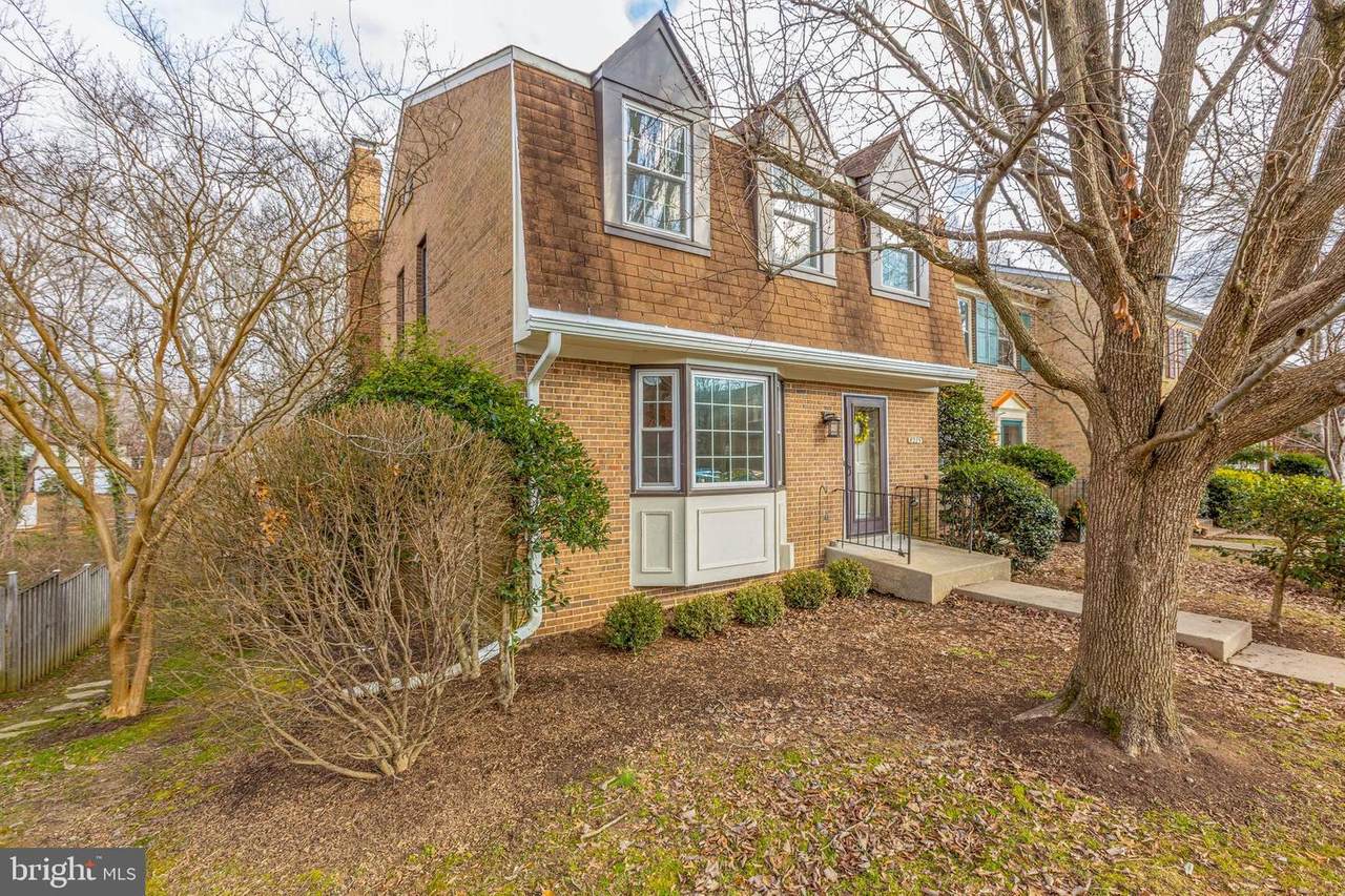 8225 Doctor Craik Court - Photo 1