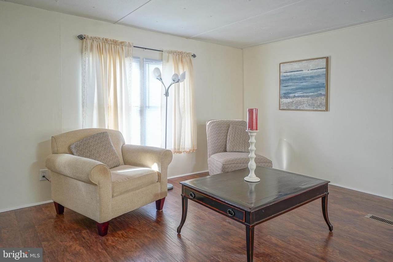 217 Truman Ave - Photo 1