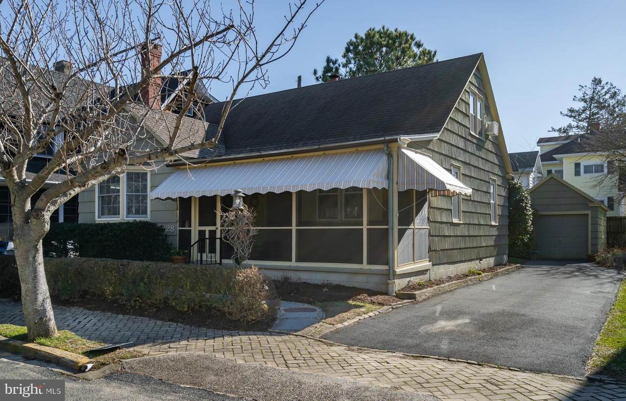 28 Virginia Avenue - Photo 1