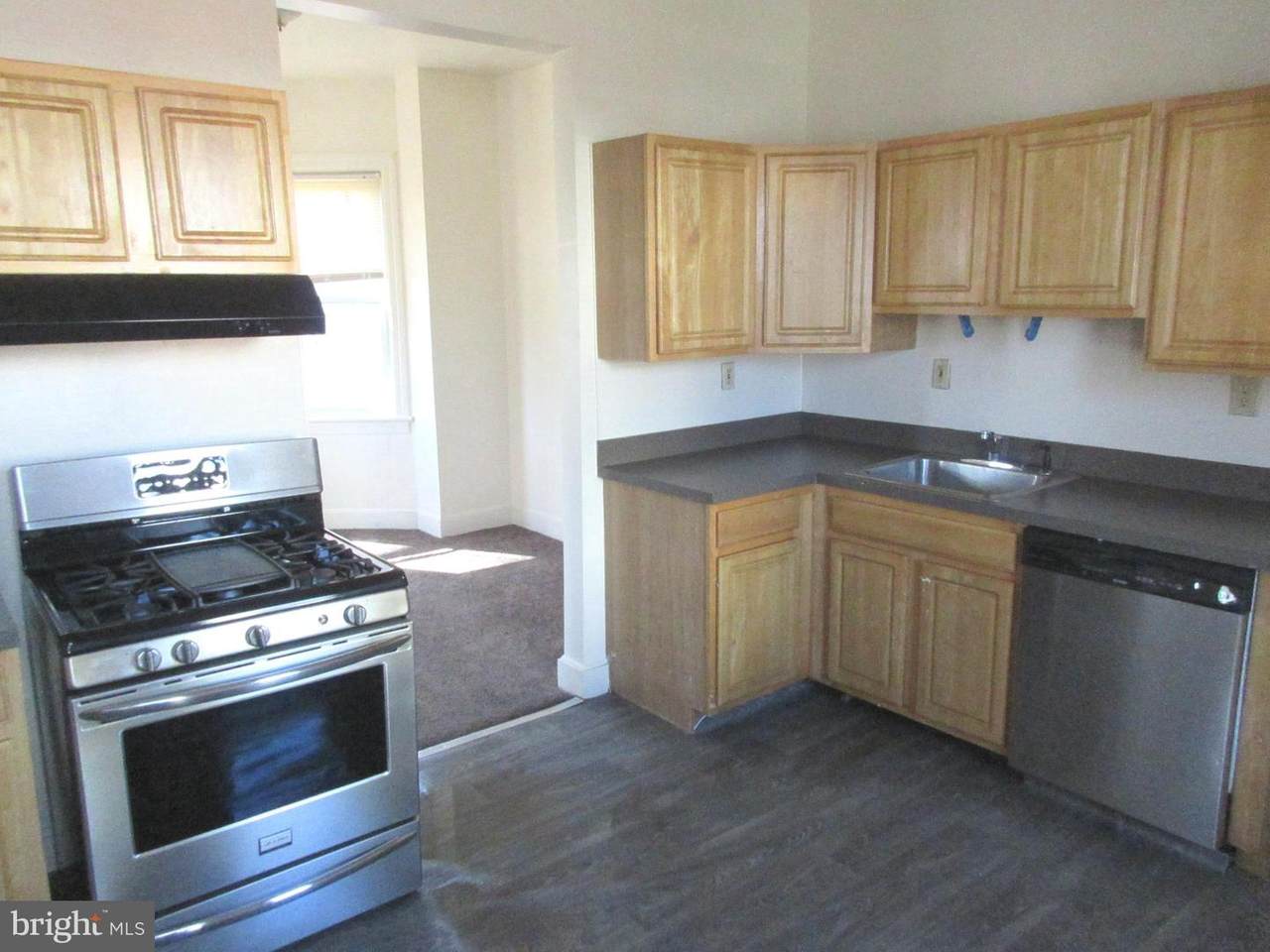 1143 Broad Street - Photo 1