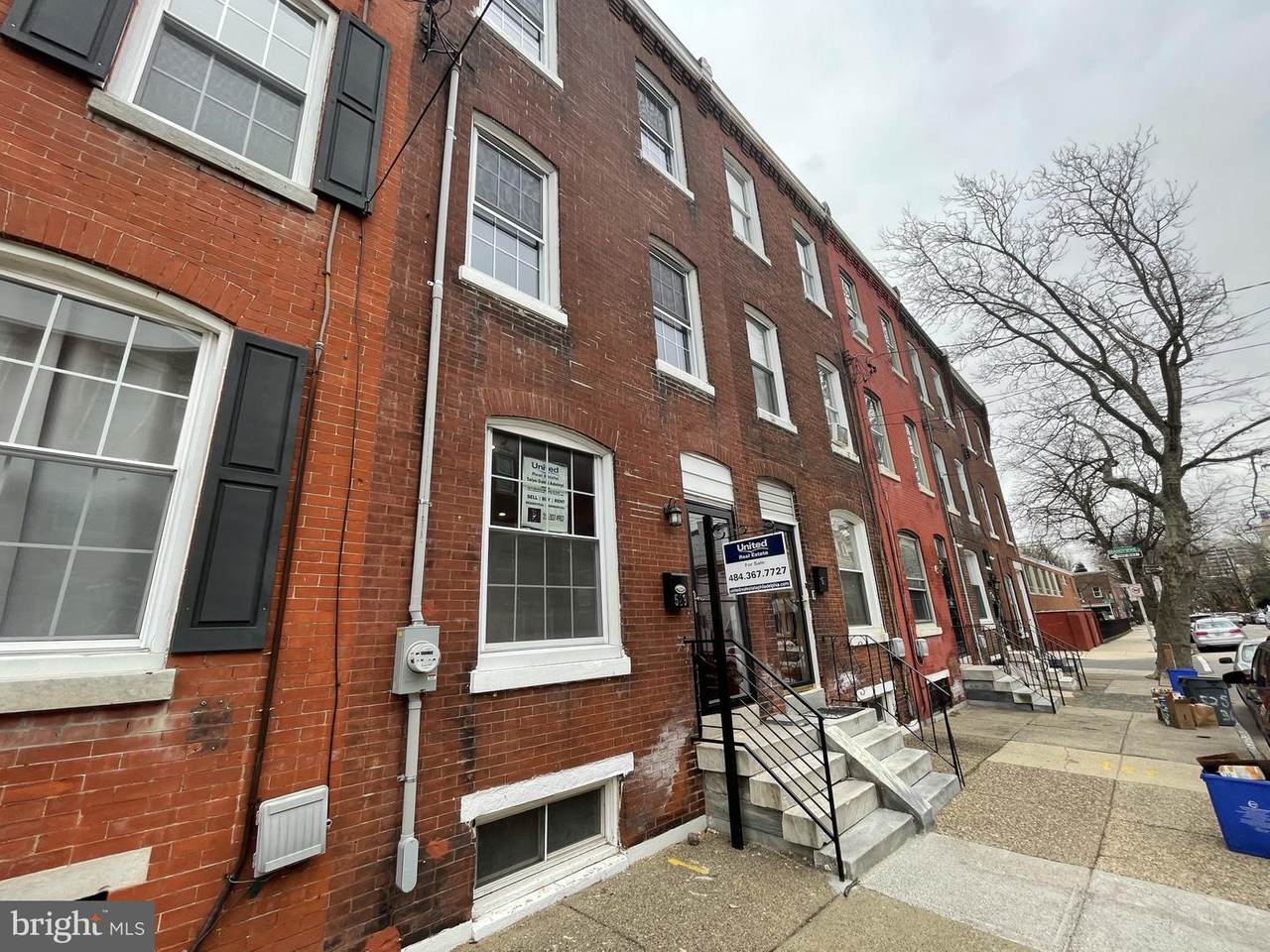 529 36TH Street - Photo 1