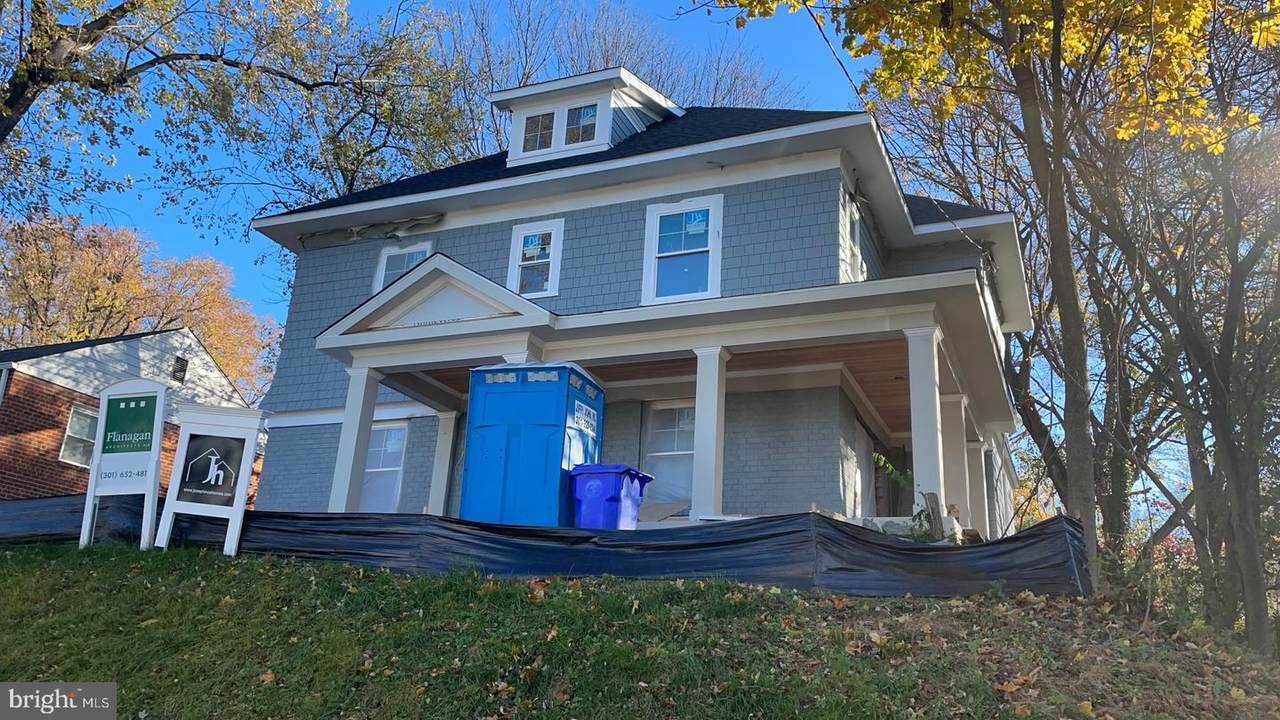 10109 Crestwood Road - Photo 1