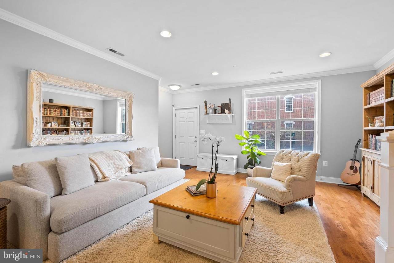 605 Captains Way - Photo 1